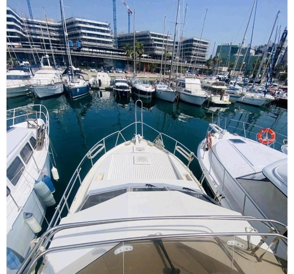 Voyager Sant Adria de Besos Exterior foto