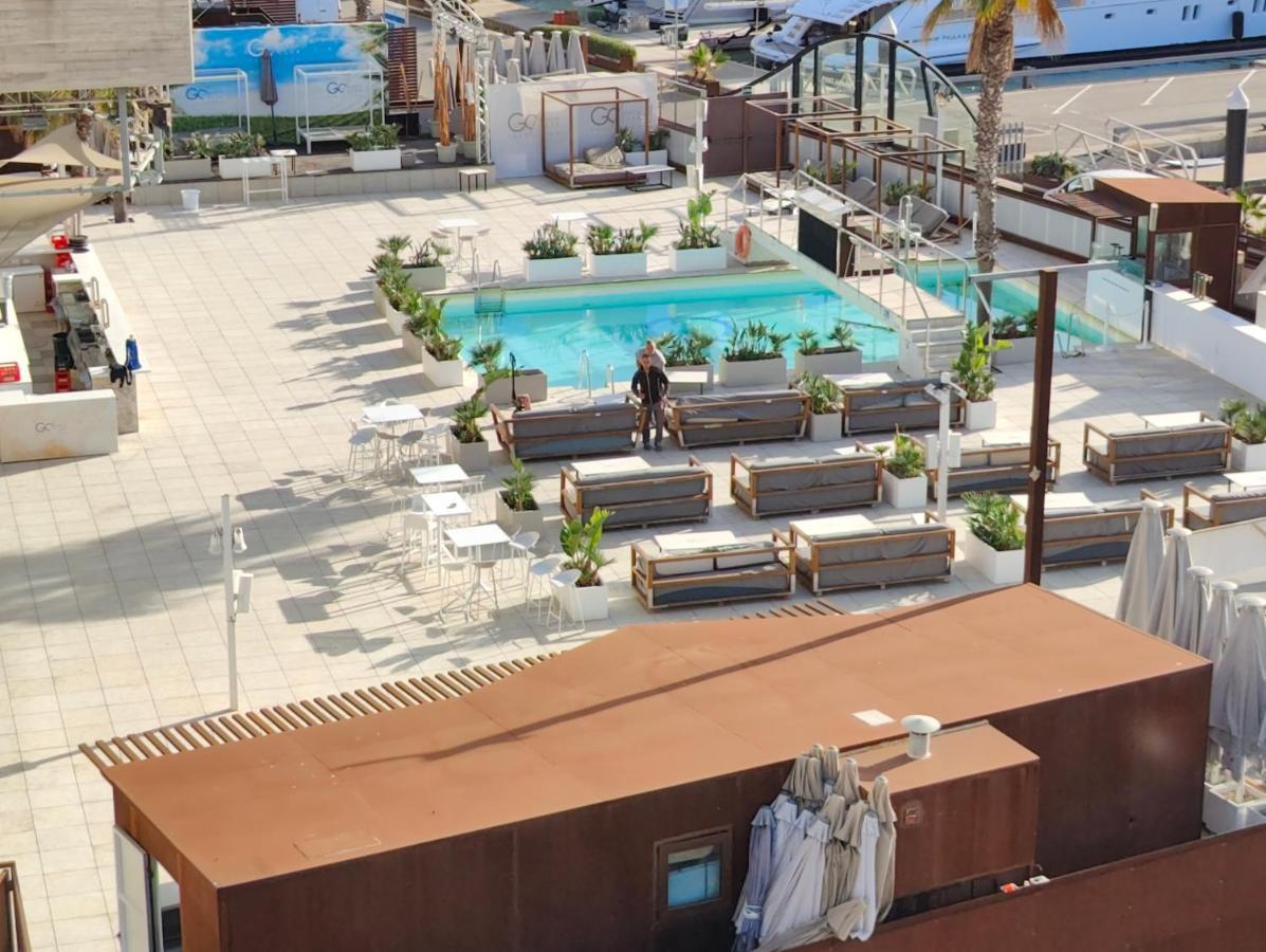 Voyager Sant Adria de Besos Exterior foto