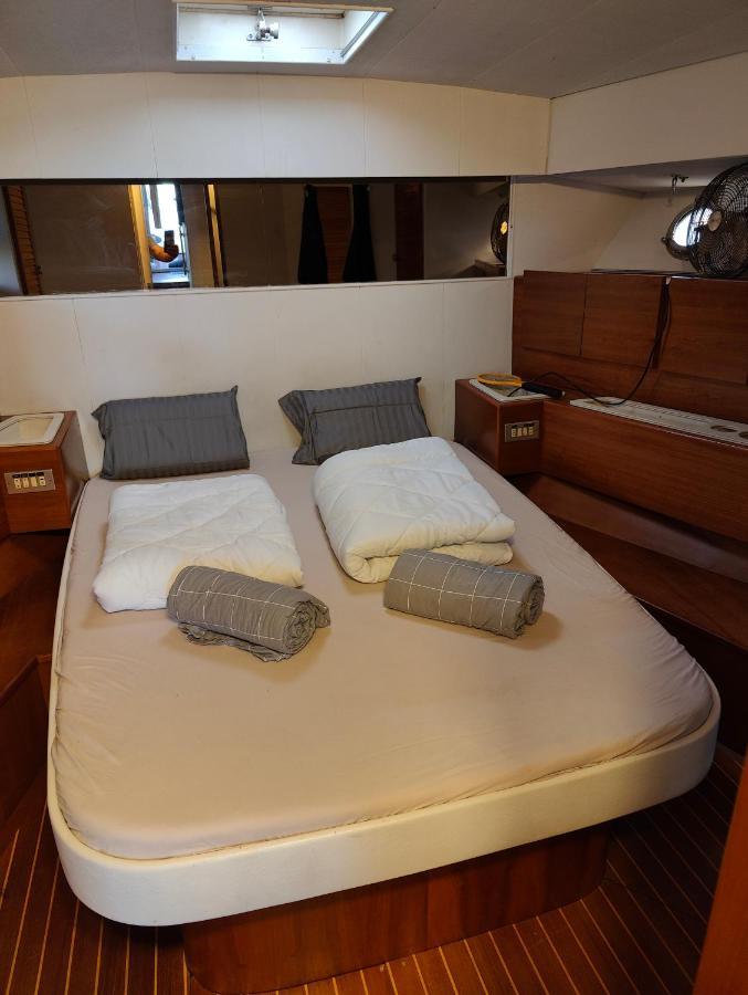 Voyager Sant Adria de Besos Exterior foto