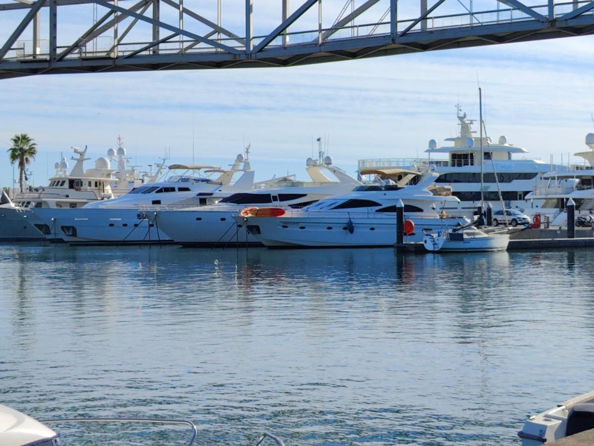 Voyager Sant Adria de Besos Exterior foto